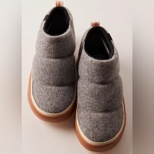 Worn Once! SOREL Out N About Mini Puffy Boots